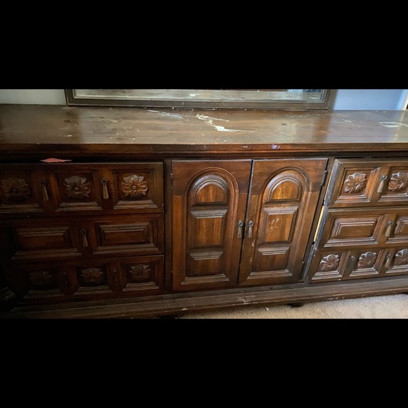 Fully Functional Wooden Dresser | NJ LOCAL PICKUP - Picture 4 of 9